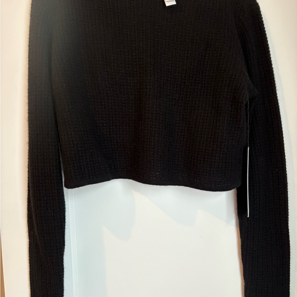 NWT - ALO Yoga Black Cashmere Plush Waffle Cropped Long Sleeve - Picture 4 of 8
